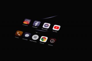 Celebrity social media: viral moments and online controversies